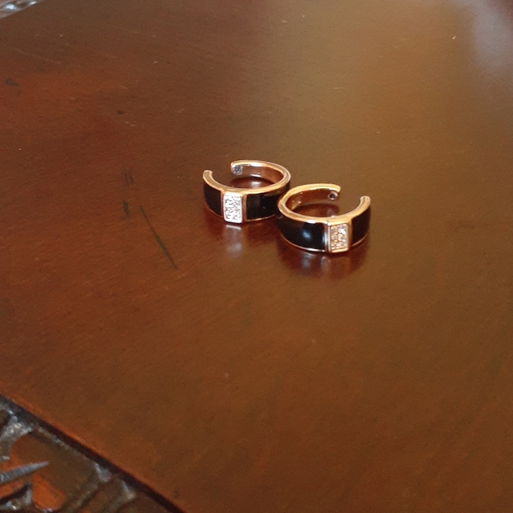 Earring - Picture 4 of 4